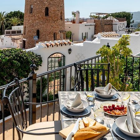 Hermosa casa con terraza e increíbles vistas al mar y la montaña Nerja Exterior foto
